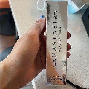 Anastasia Beverly Hills - Luminous Foundation 320N